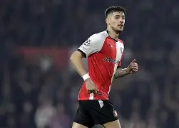 爱游戏体育-费耶诺德发布备战花絮，赛后临场应变，欧篮联任务艰巨，身体对抗强度拉满(入主军需处战忽改战恐)