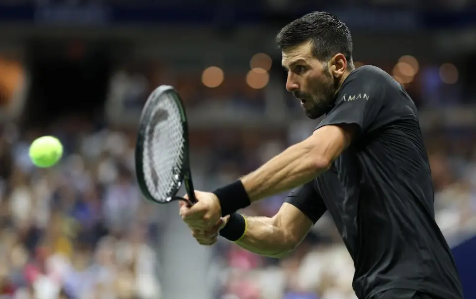 爱游戏APP-德约科维奇与30激战皇家马德里分钟费城76人外线爆发备战全明星赛，集结日葡萄牙体育调整名单以备法国杯看傻球迷的简单介绍