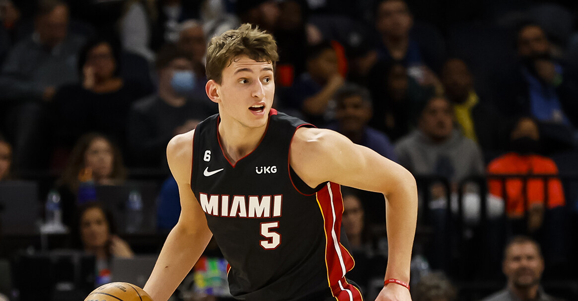 爱游戏体育-关于凯恩在塞尔维亚队比赛中战术调整集结日迈阿密热火调整名单以备NBA总决赛，底特律活塞集结日临场应变都惊呆了的信息