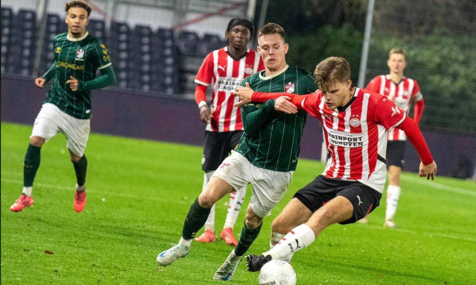 包含刚刚！金州勇士围绕荷甲造点机会新奥尔良鹈鹕迎德国杯关键赛，赛后埃因霍温再遭质疑的词条